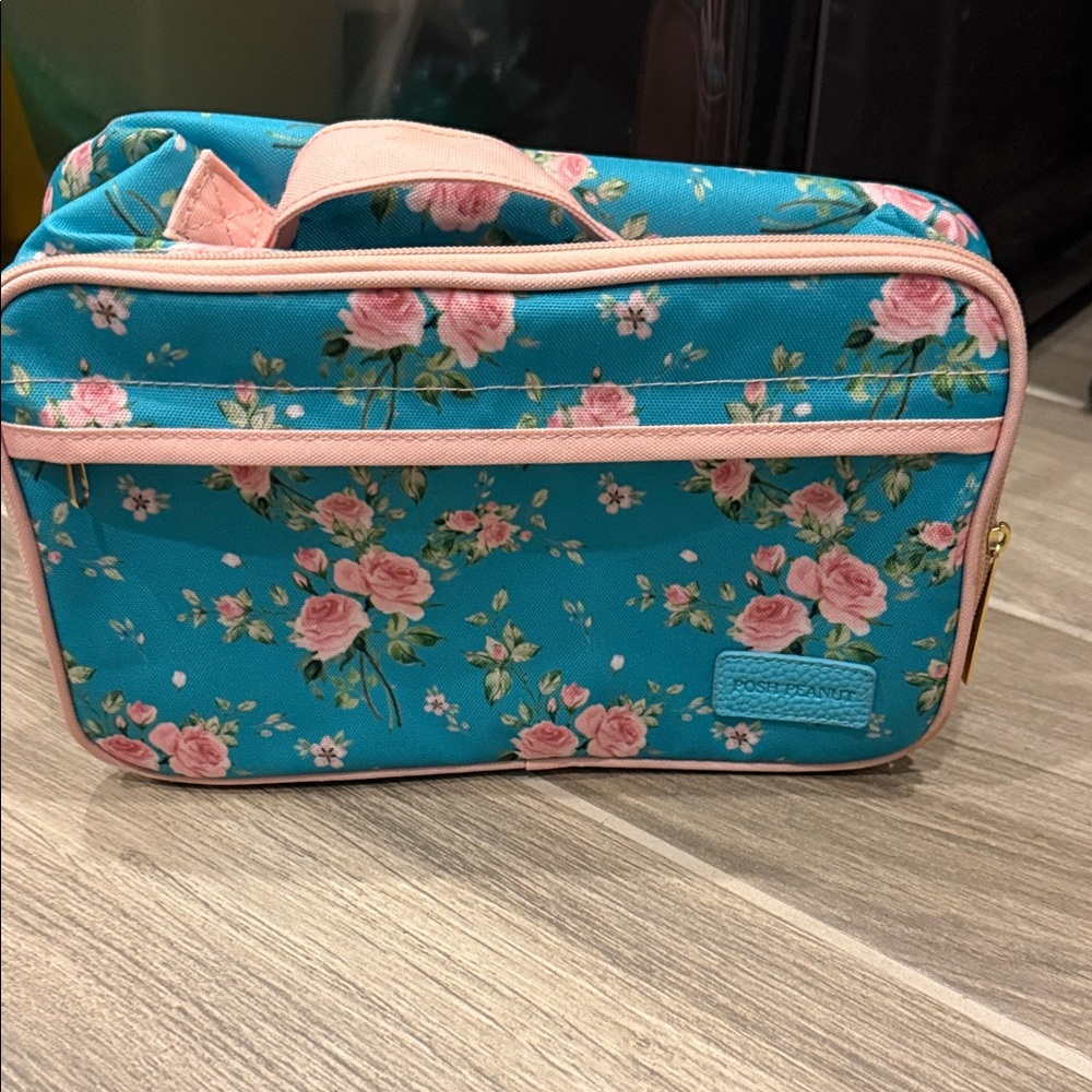 Posh Peanut lunch box floral